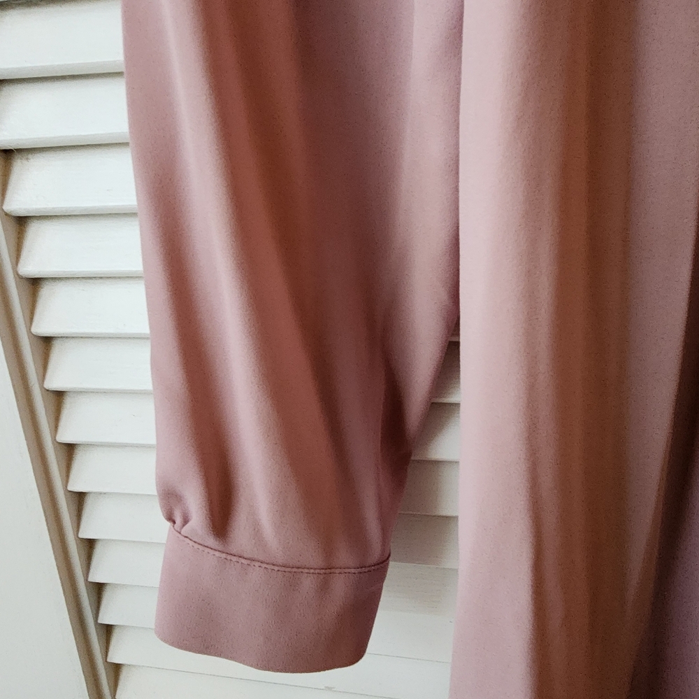 HP🎉EUC - Ann Taylor Loft Light Pink Button-down Maternity Top In Small - Picture 4 of 6
